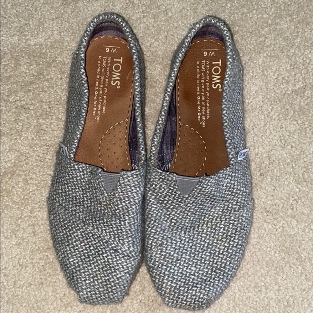 Grey Toms